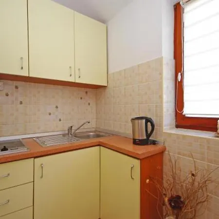 In Apartman *